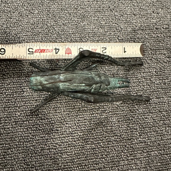 Vintage Cast Iron Insect Animal Grasshopper Cricket Figurine Paperweight - Picture 9 of 10